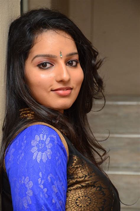 Malayalam Actress Photos & Actress Latest Picture Gallery